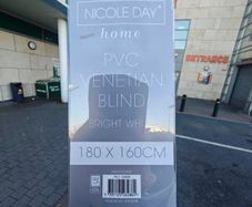 Venetian blind