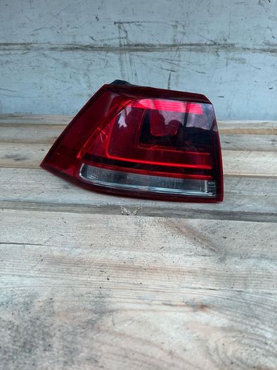 Volkswagen golf taillight