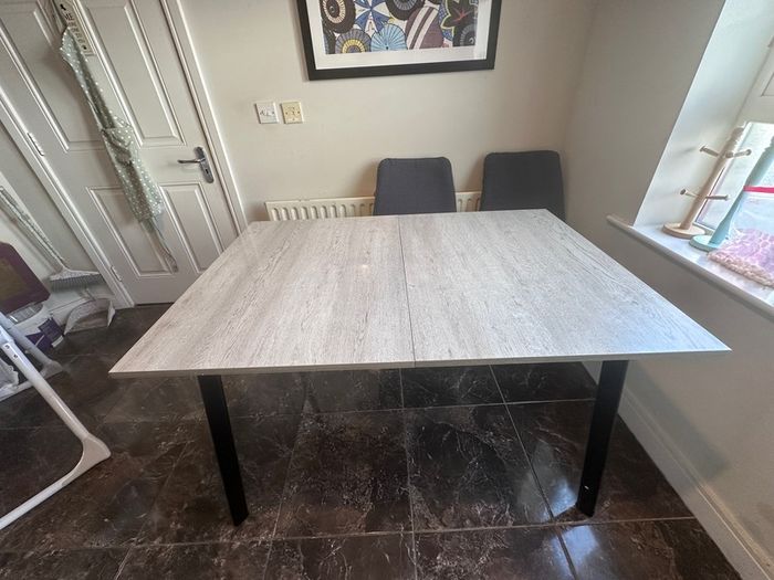 Extendable dining table Ono