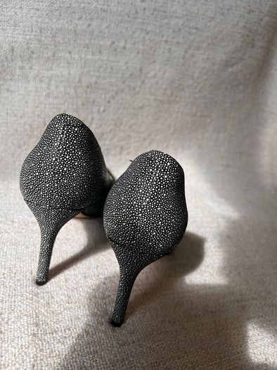 High heel shoes new
