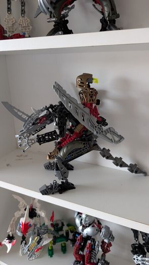 Bionicle Lhikan and Kikanalo