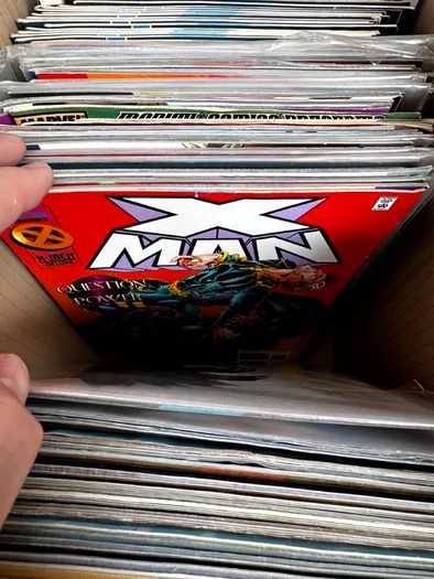 Marvel & DC Long Comic Box w 300 comics for Sale