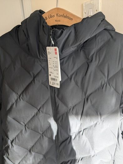 Uniqlo woman puffertech parka M size