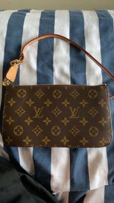 womans Louis vitton bag