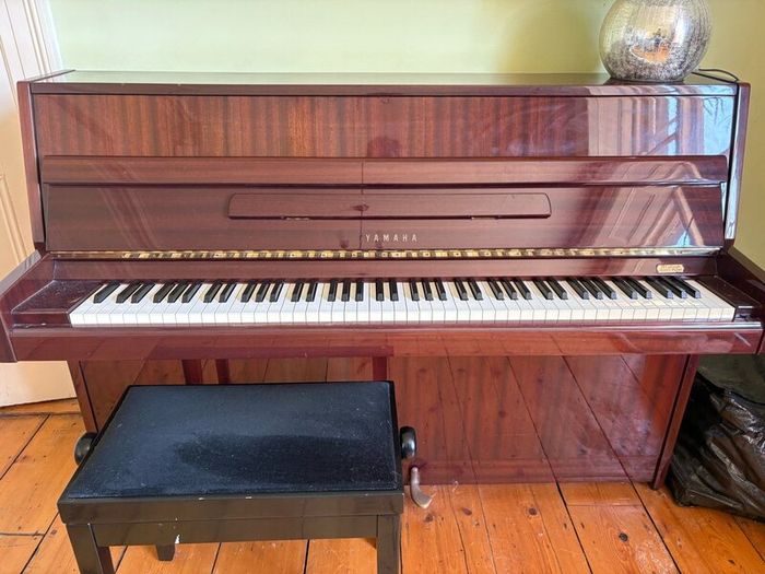 Yamaha M5J Upright Piano