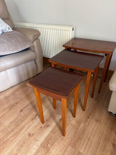 Stackable coffee table