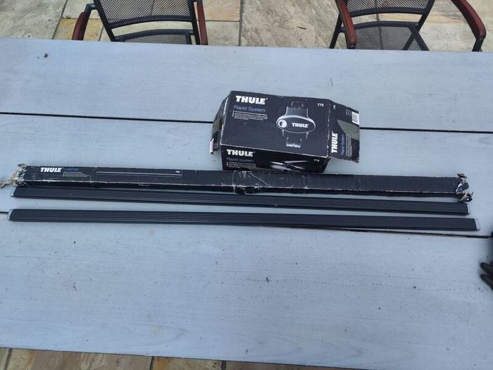 Thule  rapid system with roof bar