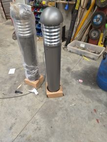 2 bollard lights 1050 mm high