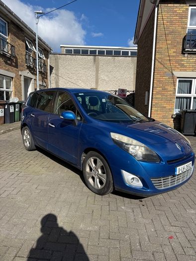 2011 Renault Grand Scenic
