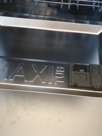Nearly new dishwasher
