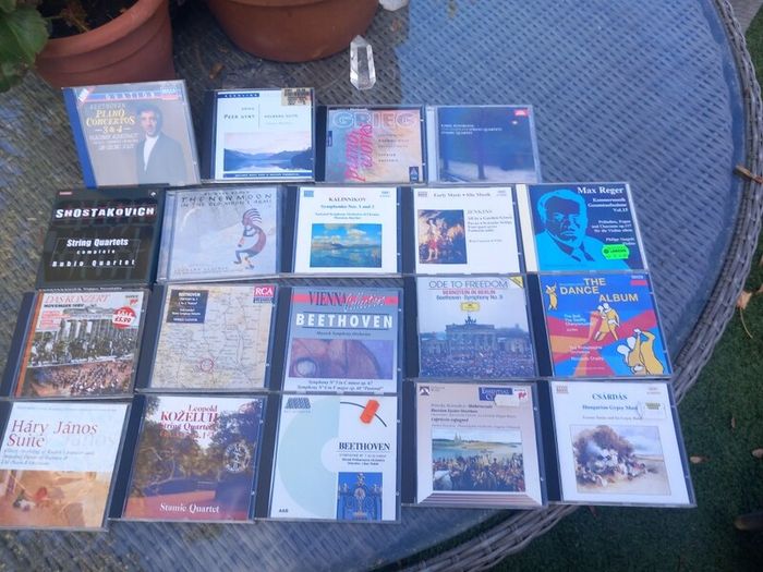 520 classical CDs in mint condition, D18