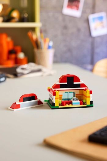 Mini Pokemon Centre LEGO 40911