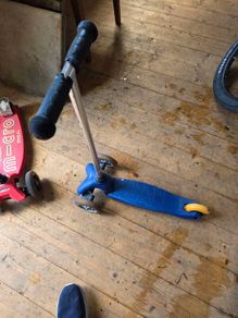 Small kids scooter