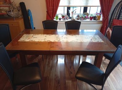 kitchen Table and chairs.