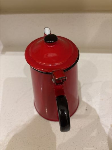 Vintage - Mid Century Red Enamel Coffee Pot with attached lid - 17 cm to lid level