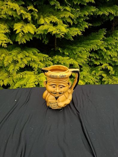 22cm large figurine ceramic pitcher postage possible