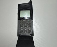 Motorola MR 601 Motorola MicroTAC Flip Phone, GSM Vintage Retro Rare Mobile Phone Brick 1997 Spares Repairs