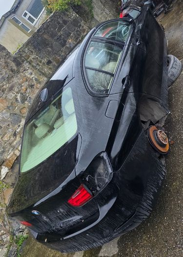 F30 3 series for parts black SE