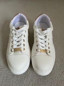 Carvela Runners
