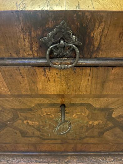 antiques coffer