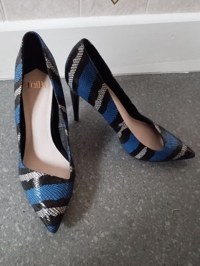 Faith high heel pointed toe pumps for parties and weddings.SZ 7