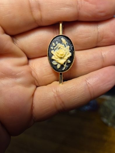 Vintage Cameo White Rose Brooch