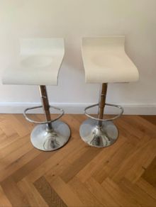 2 x Free Stools