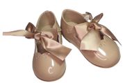 Girl cream bow shoes