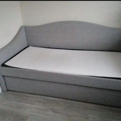 Free single bed pull out guest bed