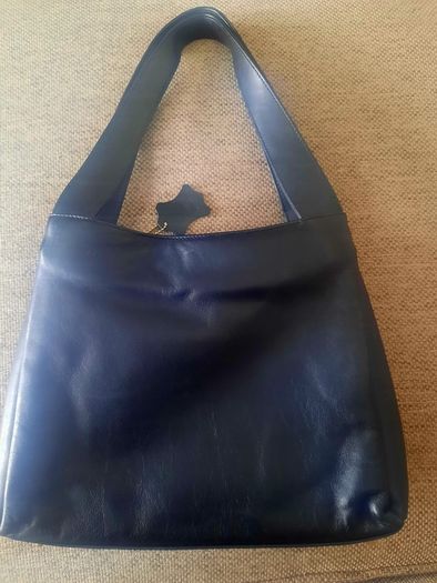 Genuine black leather handbag in excellent condition with no issues see last three photos for exact measurements FREE TRACKED POSTAGE INCLUDED