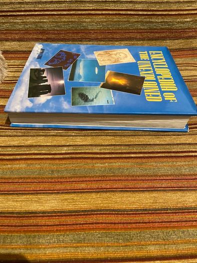 Book: The Encyclopedia of the Unexplained nu Reuben Stone