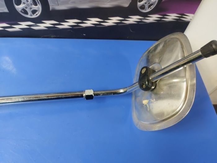 Truck mirror arm