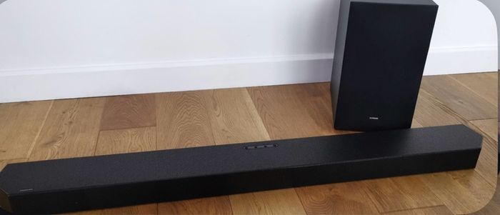 Samsung Q700B Q-Series Soundbar and Wireless Subwoofer Dolby Atmos