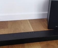 Samsung Q700B Q-Series Soundbar and Wireless Subwoofer Dolby Atmos