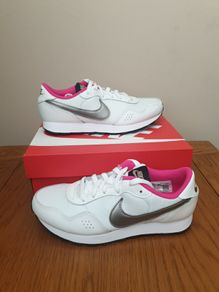 New Nike MD size 5uk