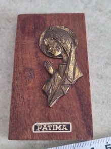 Very Small Holly Wood Plaque Of Fatima Desk Stand