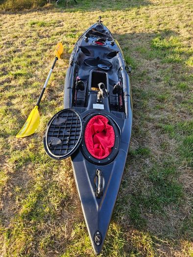 Fishing Kayak with seat and paddle - excellent condition