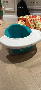 Baby feeding chair