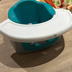 Baby feeding chair
