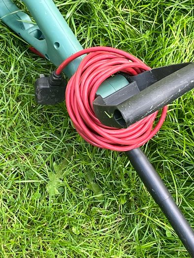 Electric strimmer