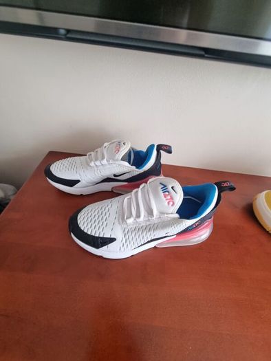Nike 270s runners