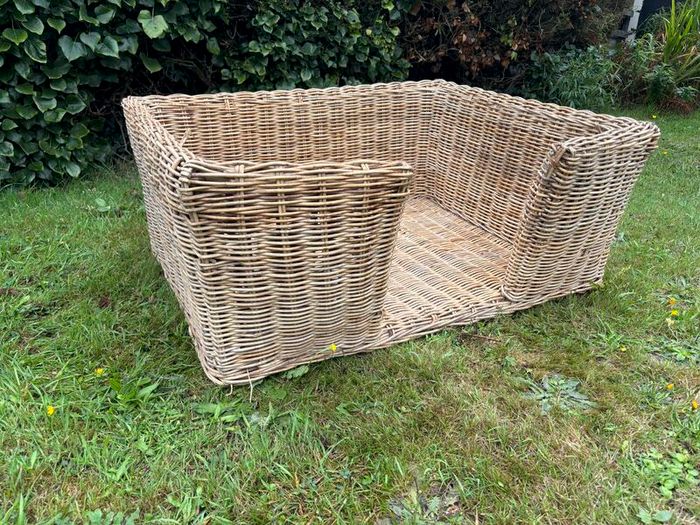 Beautiful Large Wicker Dog Basket (With Optional Cushion)