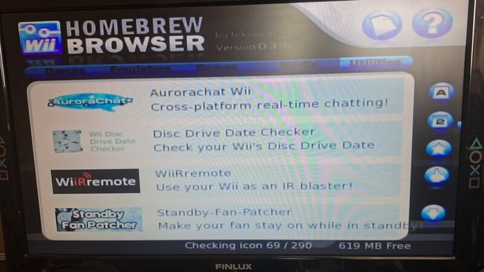 Modded Nintendo Wii with games 64GB SD