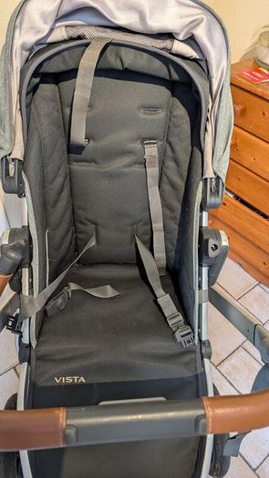 Uppababy Vista (Includes Bassinet, Rumble Seat & All Adapters)