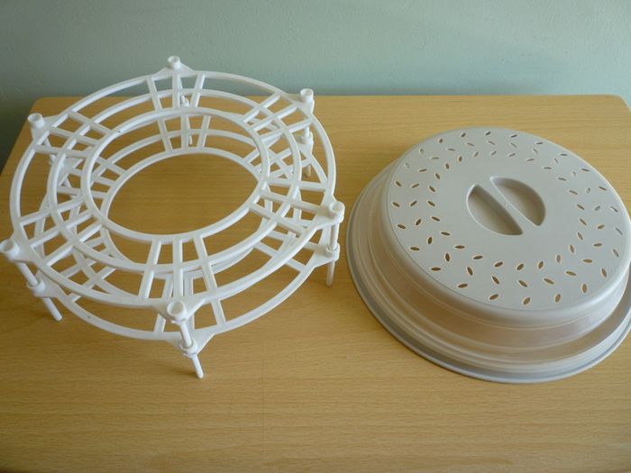 Microwave Plate Stacker & Collapsible Cover. Heat Up To 3 Dinners At Once. Excellent Condition. All fold flat for easy storage
