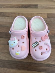 Hello Kitty Slippers 39-40 woman