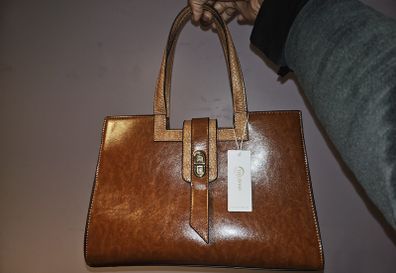 Gorgeous Brown leather look hand bag