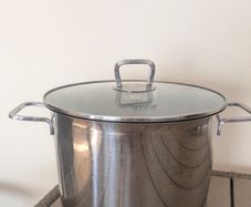 cooking pot