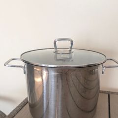 cooking pot