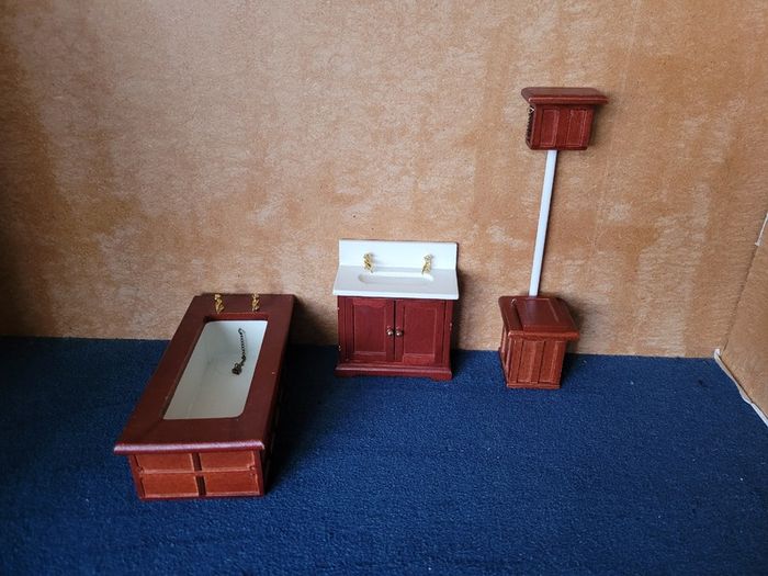 Dolls house mahogany wooden bathroom